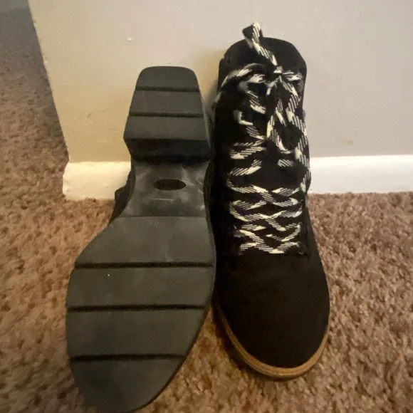 Dr. Scholl’s Fireside Waterproof Block Heel Bootie (8) - Picture 5 of 5